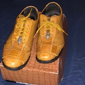 Men’s Ostrich Sneakers sz9 color butter